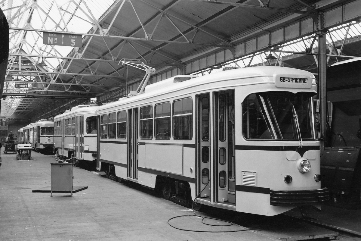 Marseille — Miscellaneous photos; Bruges — Tram factory