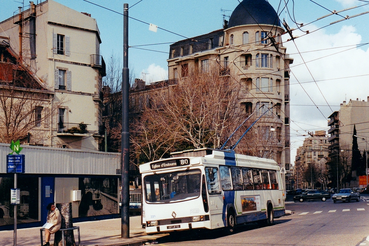 Marseille, Berliet ER100 N°. 221