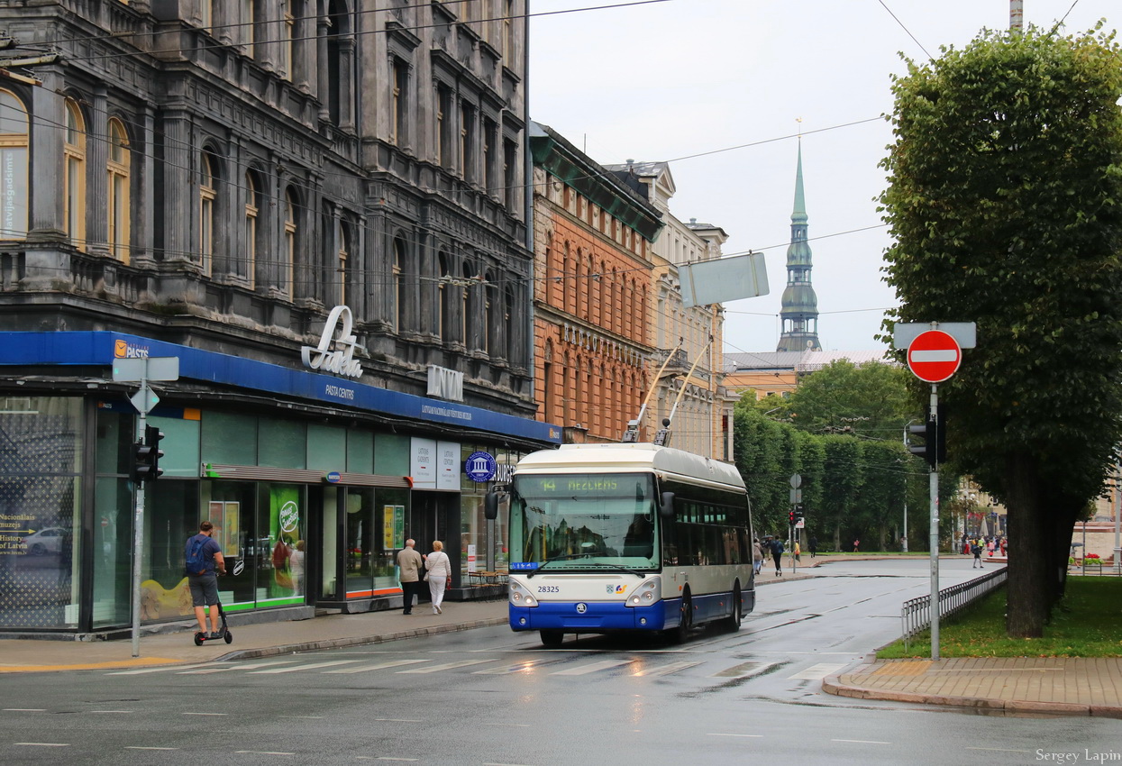 Riga, Škoda 24Tr Irisbus Citelis # 28325