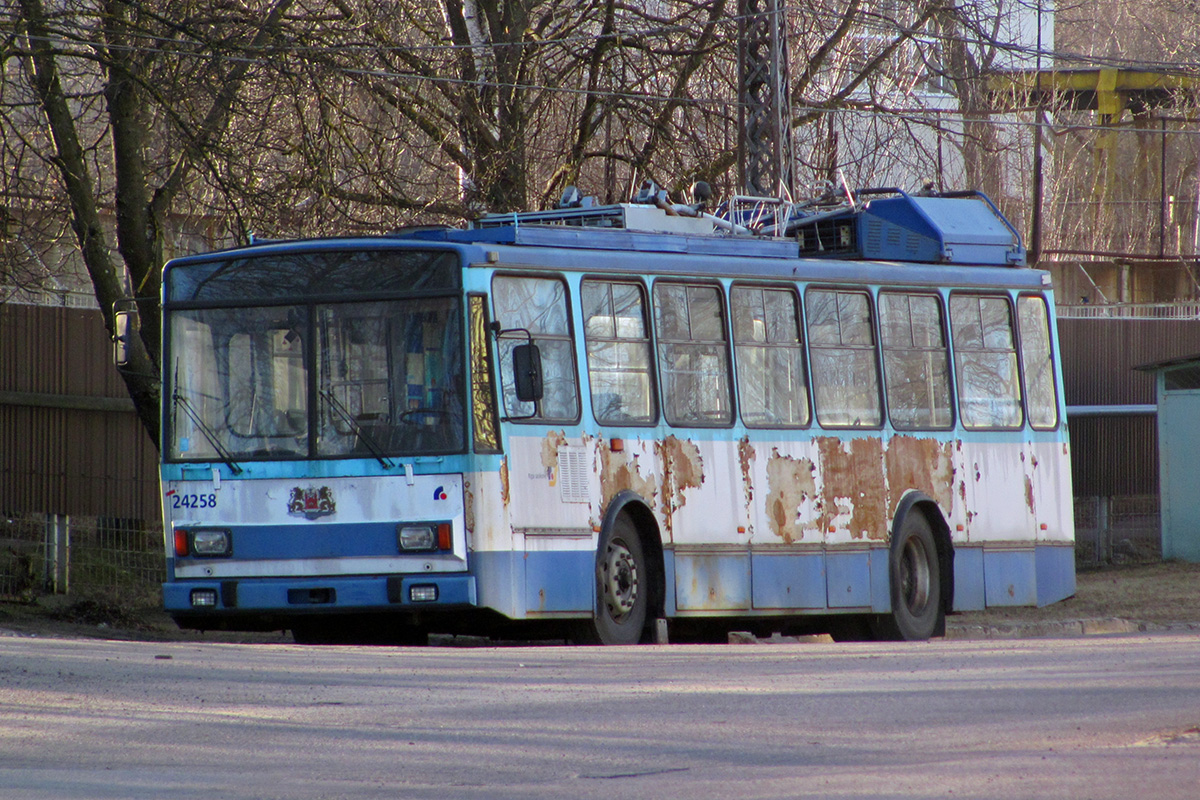 Рига, Škoda 14Tr18/6M № 24258