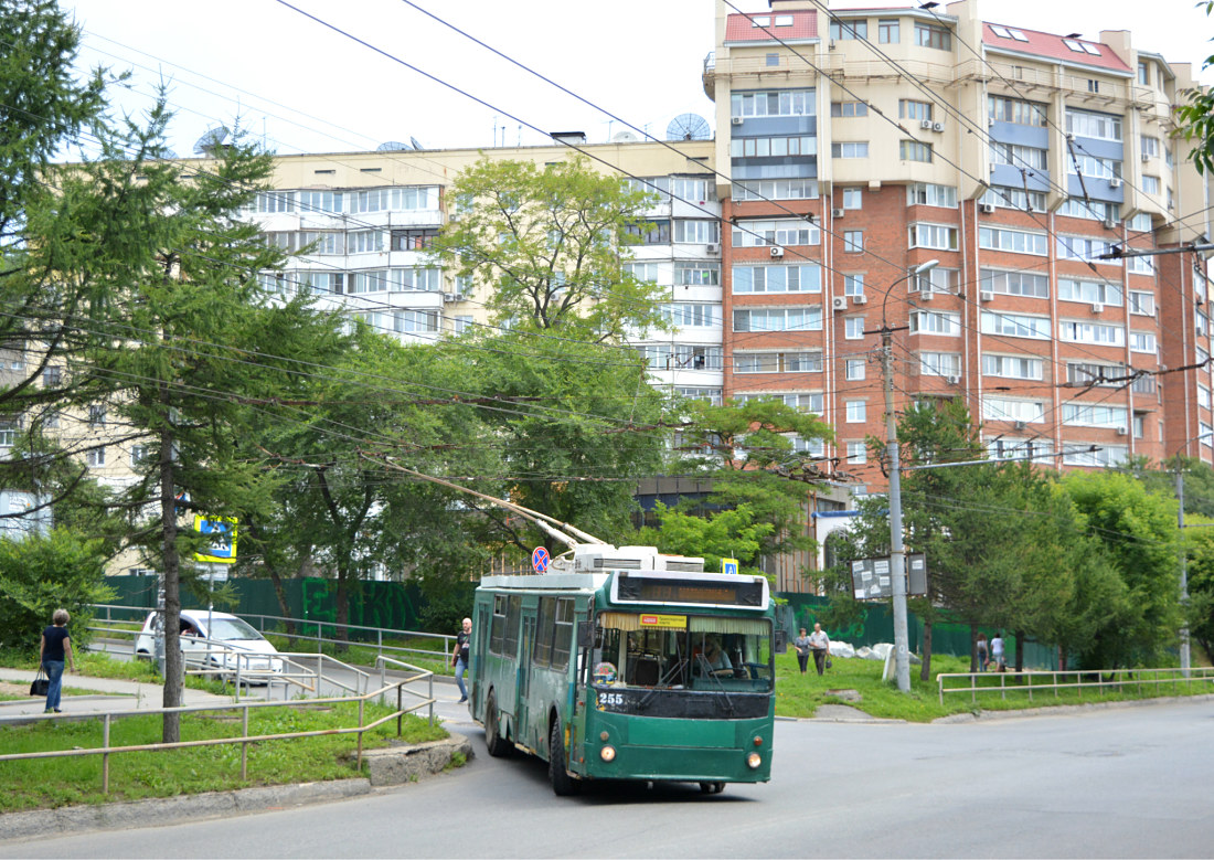 Владивосток, ЗиУ-682Г-016.02 № 255