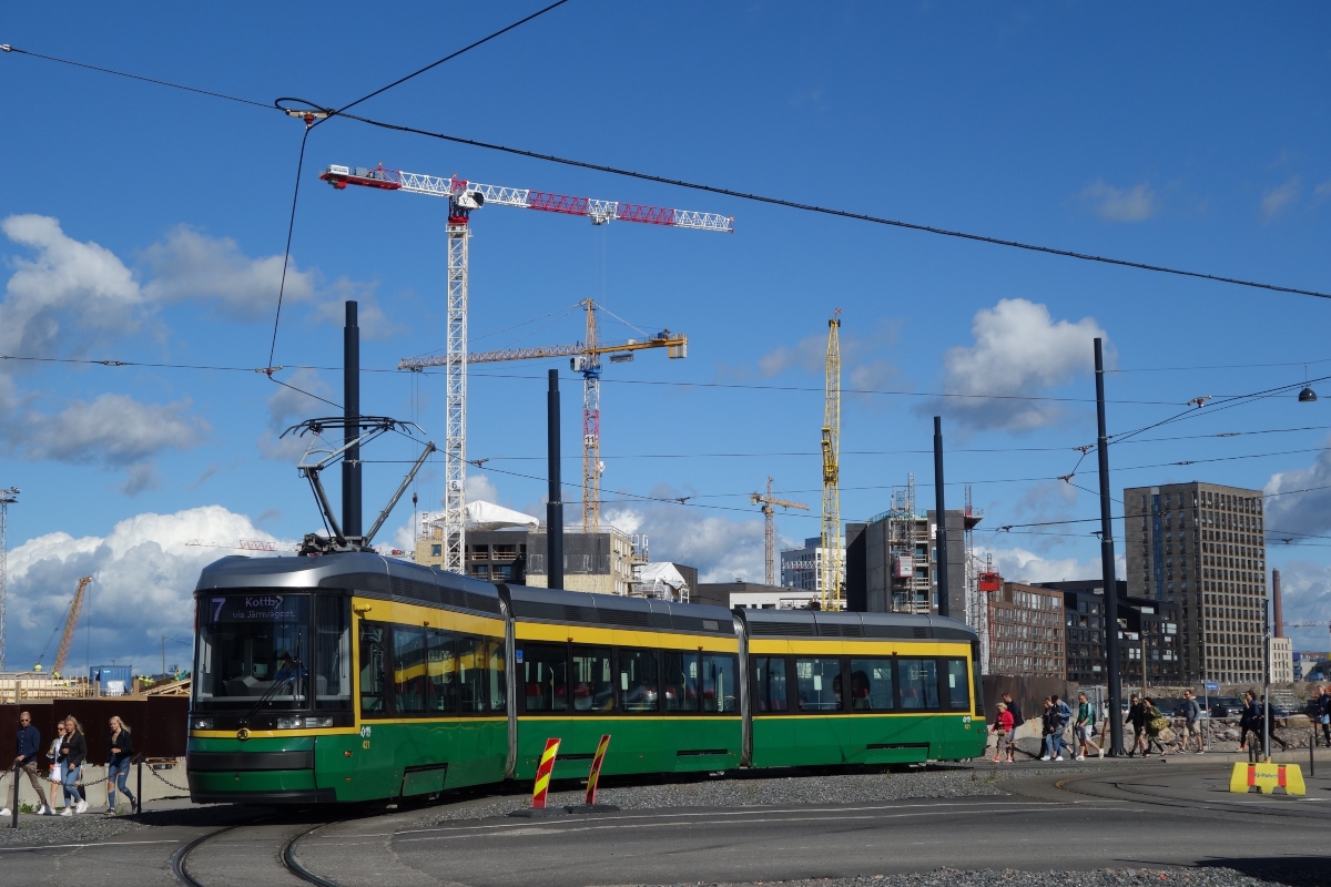 Helsinki, Škoda ForCity Smart Artic MLNRV3 Nr 421