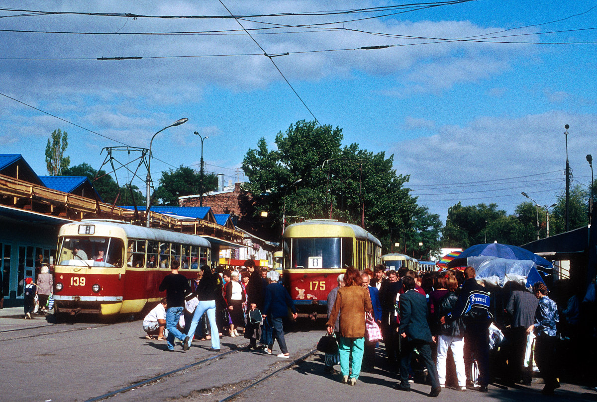 Донецк, Tatra T3SU № 139 (4139); Донецк, Tatra T3SU № 175 (4175); Донецк — Фотографии Питера Хэзелдайна — 08.2001