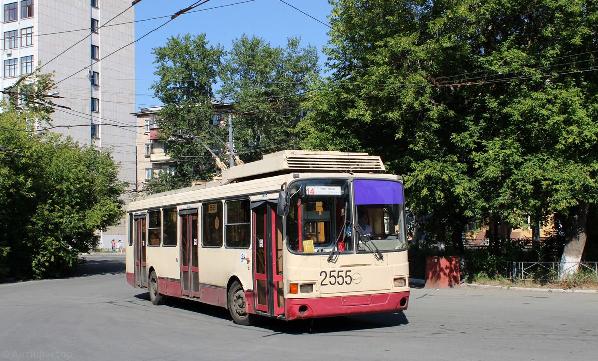 车里亚宾斯克, LiAZ-5280 (VZTM) # 2555