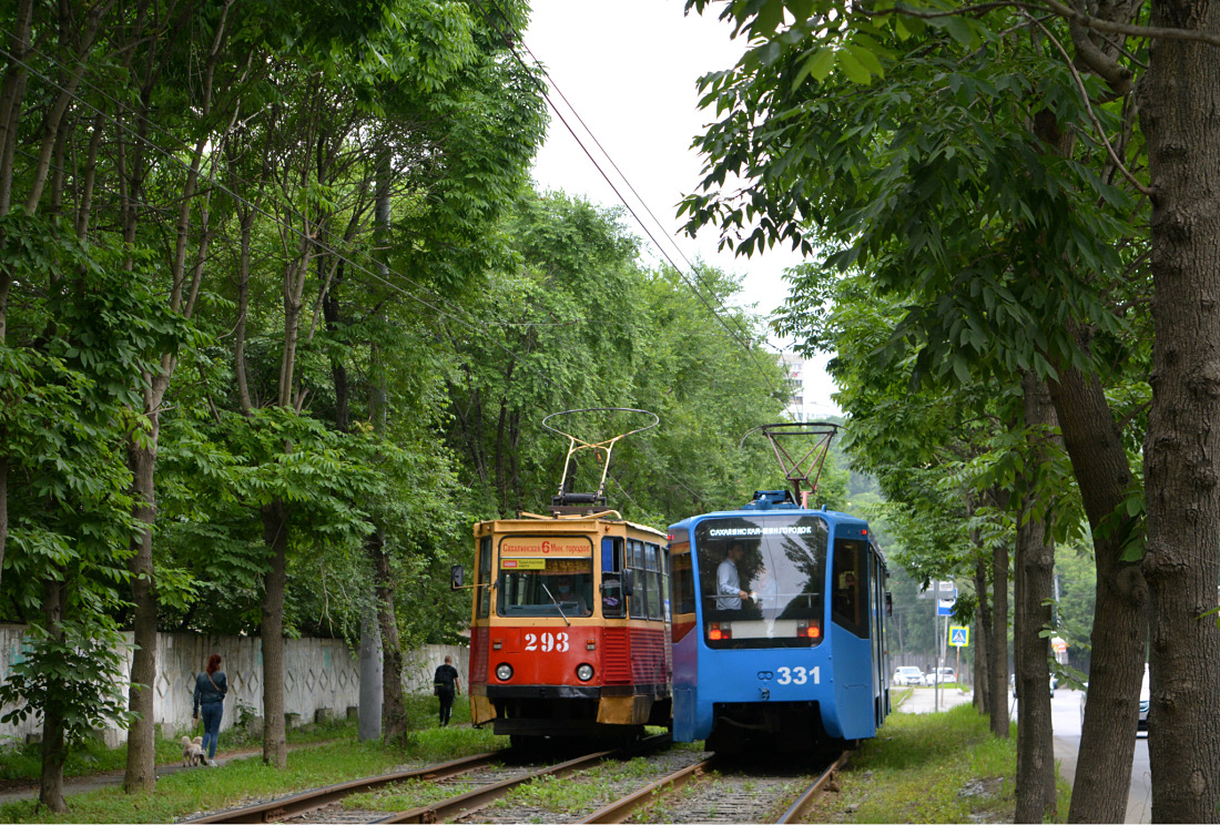 Wladiwostok, 71-605A Nr. 293; Wladiwostok, 71-619K Nr. 331