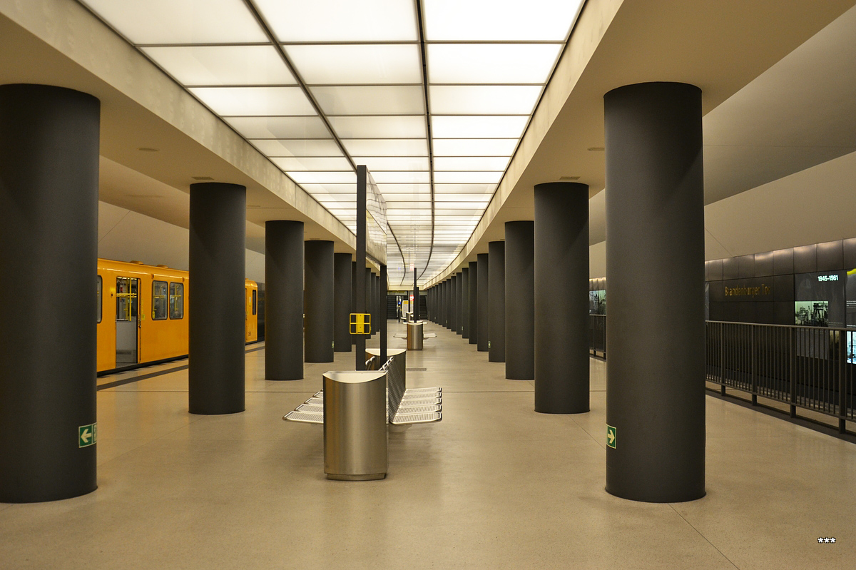 Берлин — U-Bahn — линия U55