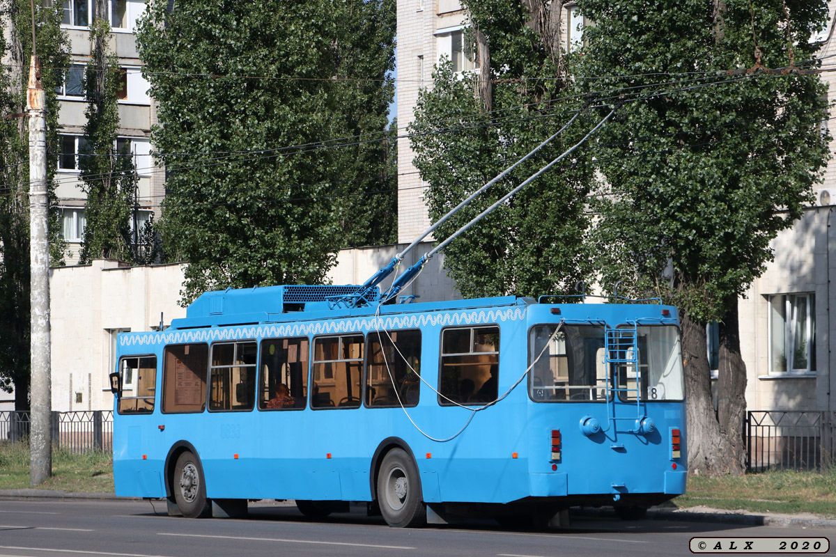 Воронеж, ЗиУ-682ГМ1 (с широкой передней дверью) № 8833