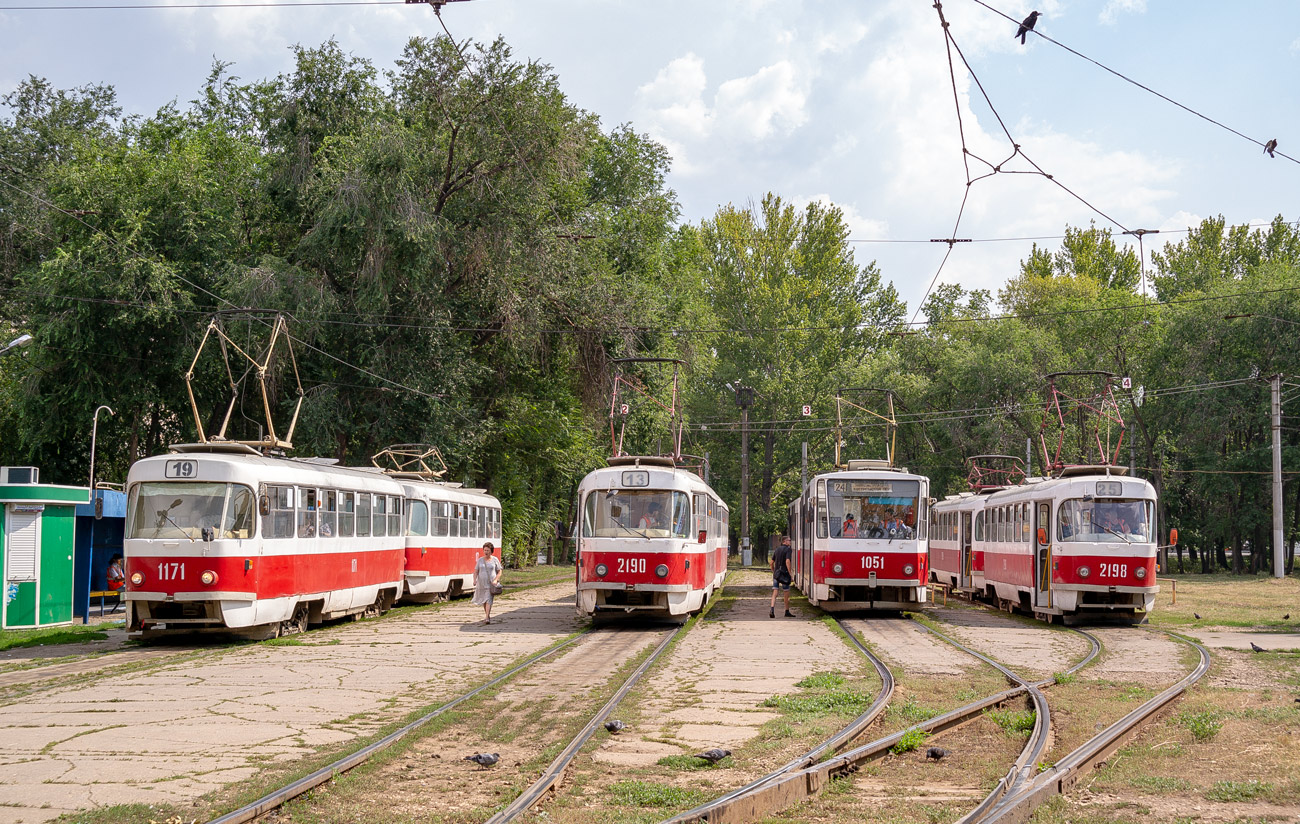 Самара, Tatra T3SU (двухдверная) № 1171; Самара, Tatra T3SU (двухдверная) № 2190; Самара, Tatra T6B5SU № 1051; Самара, Tatra T3SU (двухдверная) № 2198; Самара — Конечные станции и кольца (трамвай)