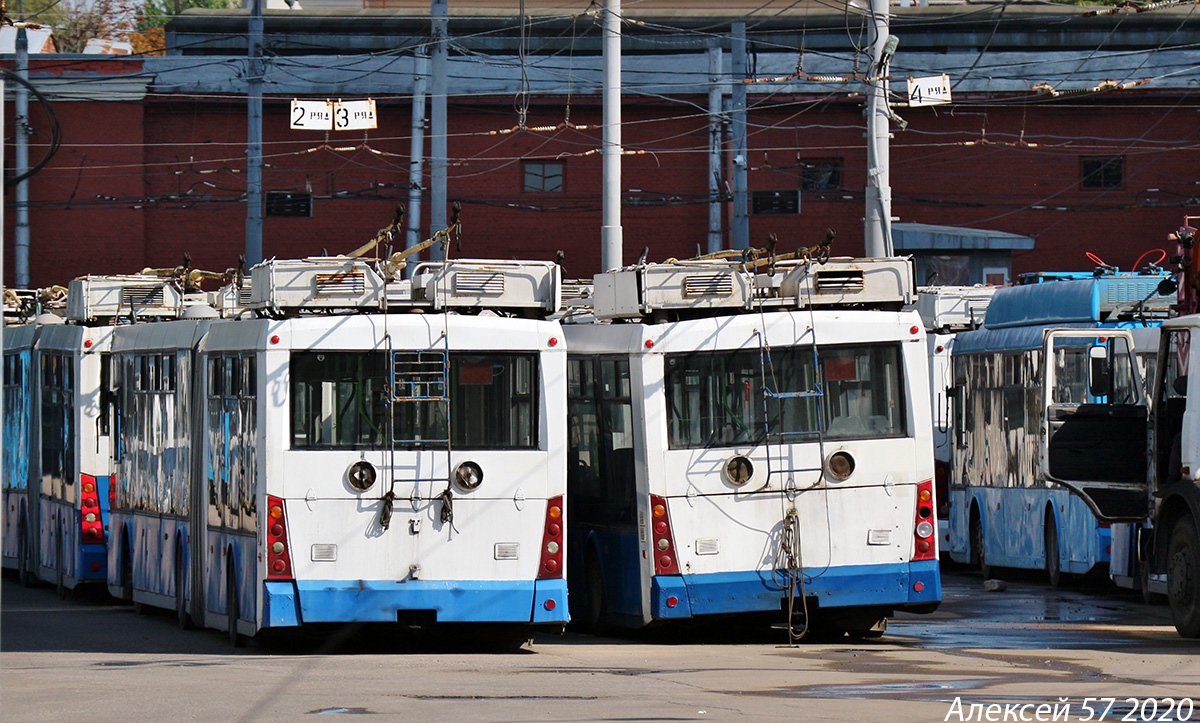 Москва, Тролза-6206.00 «Мегаполис» № 1621; Москва, Тролза-6206.00 «Мегаполис» № 1622; Москва — Троллейбусные парки: [5] имени И. И. Артамонова. Новая территория в Ваганьково (с 2008)