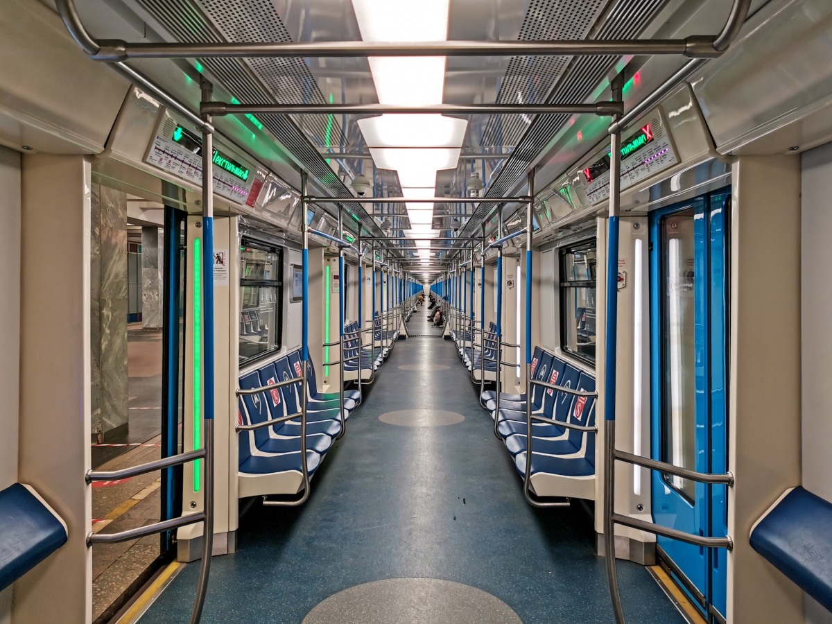 Вагон поезда метро