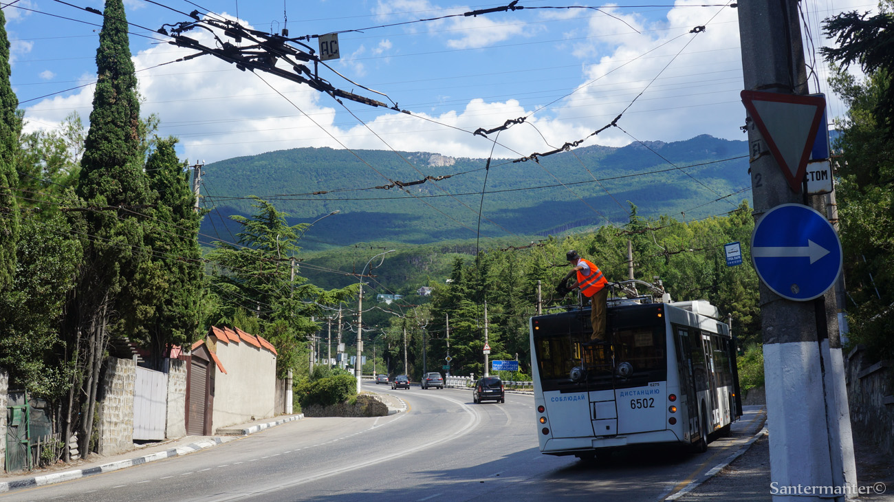 Крымский троллейбус — Контактная сеть, спецчасти и инфраструктура