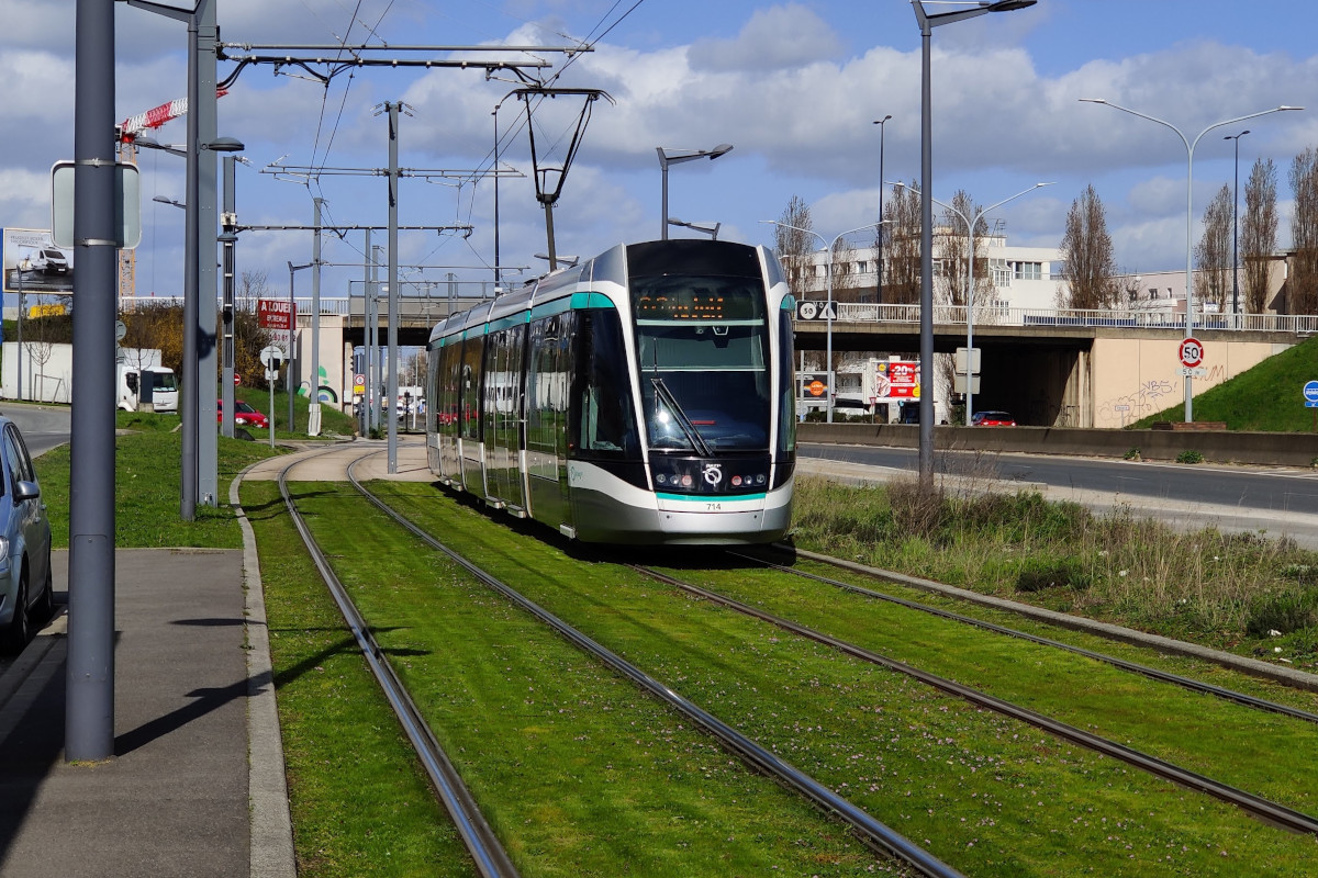 Париж -  Версаль -  Ивелин, Alstom Citadis 302 № 714