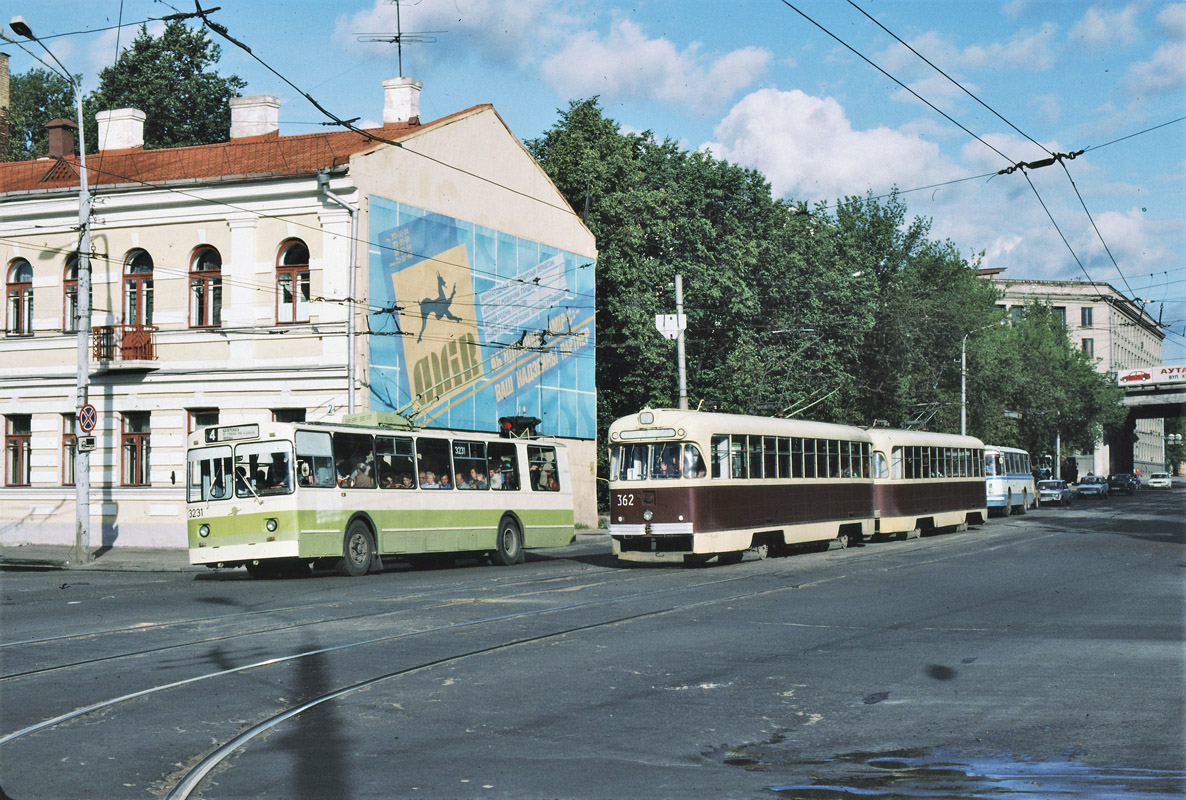 Minsk, ZiU-682V č. 3231; Minsk, RVZ-6M2 č. 362