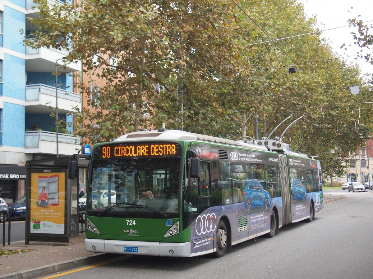 Мілан, Van Hool AG 300T № 724