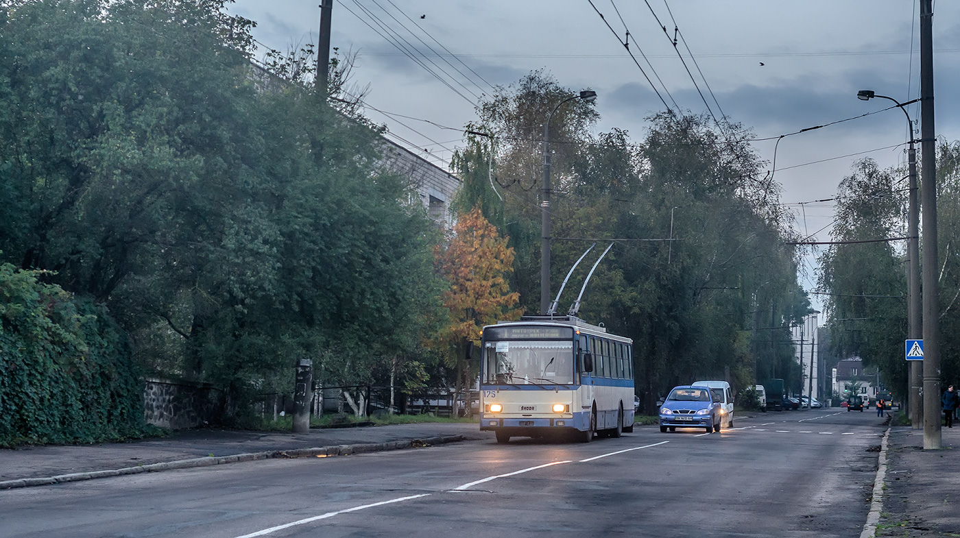 Ровно, Škoda 14Tr17/6M № 175