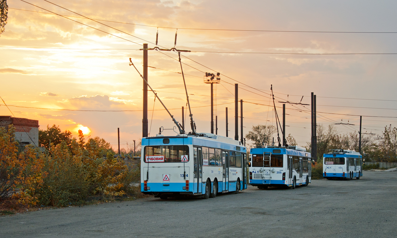 Mariupol, MAN/Gräf & Stift 860 SL172HO č. 1314; Mariupol, Dnipro T103 č. 205