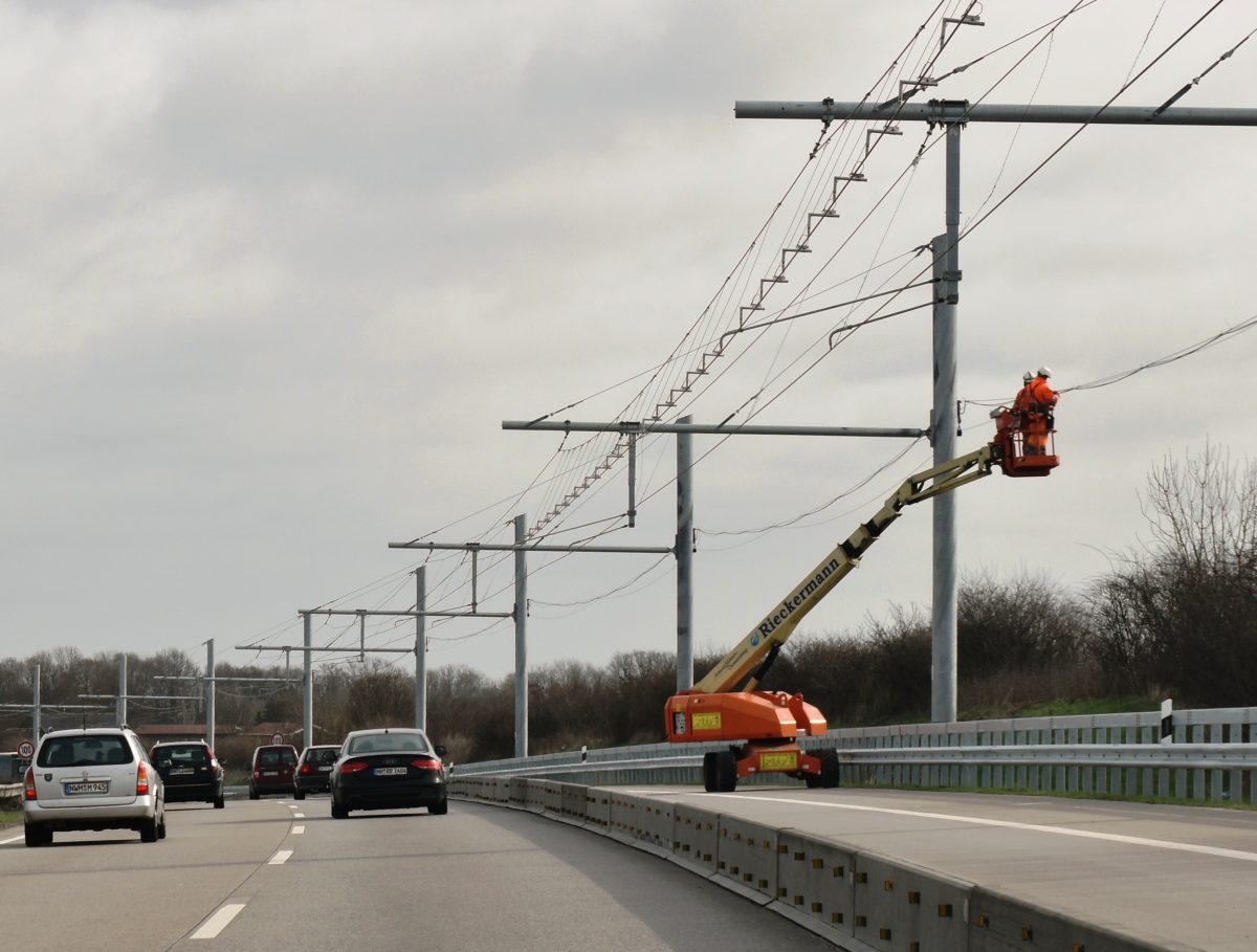 Dálnice v Německu — Infrastructure of freight trolley-truck test facilities • Infrastruktur von Oberleitungs-LKW-Teststrecken