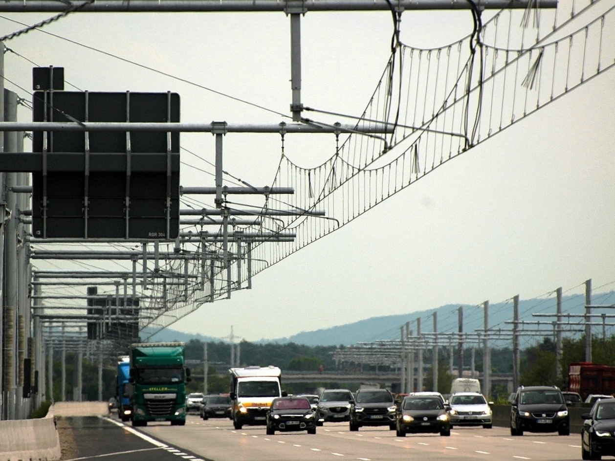 Autostrady Niemiec — Infrastructure of freight trolley-truck test facilities • Infrastruktur von Oberleitungs-LKW-Teststrecken