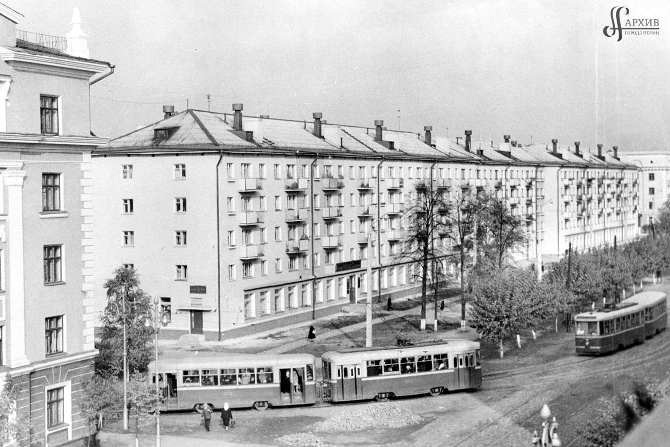 Пермь, КТМ-2 № 252; Пермь, КТП-2 № 352; Пермь — Закрытые трамвайные .