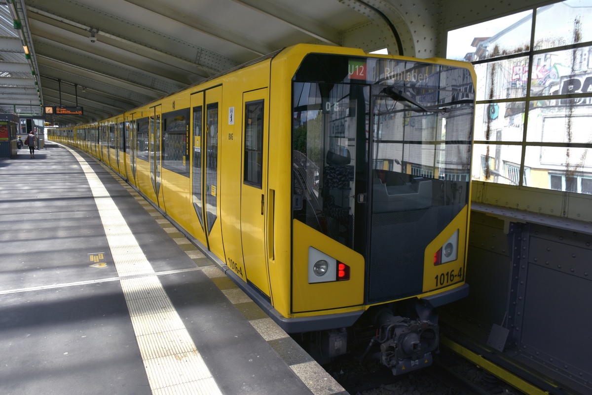 Берлин, BVG HK 06 № 1016