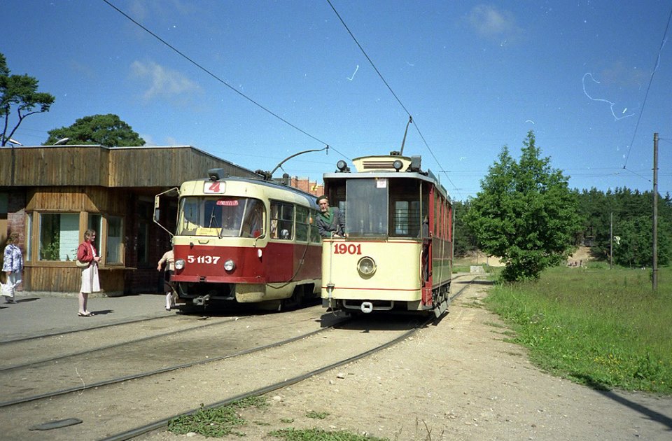 Рига, Tatra T3SU № 5-1137; Рига, Двухосный моторный вагон № 1901