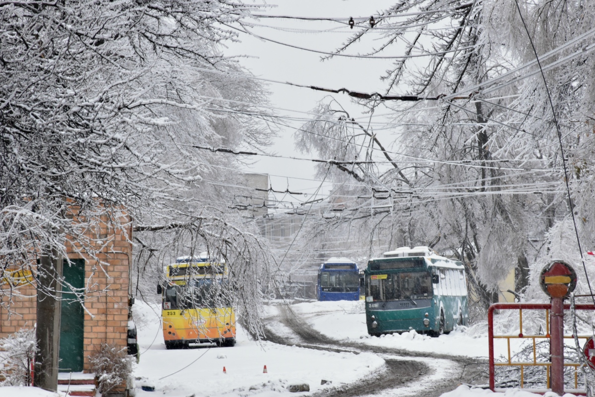 Владивосток, ЗиУ-682Г-016.02 № 249; Владивосток — Ледяной Шторм 19.11.2020-20.11.2020