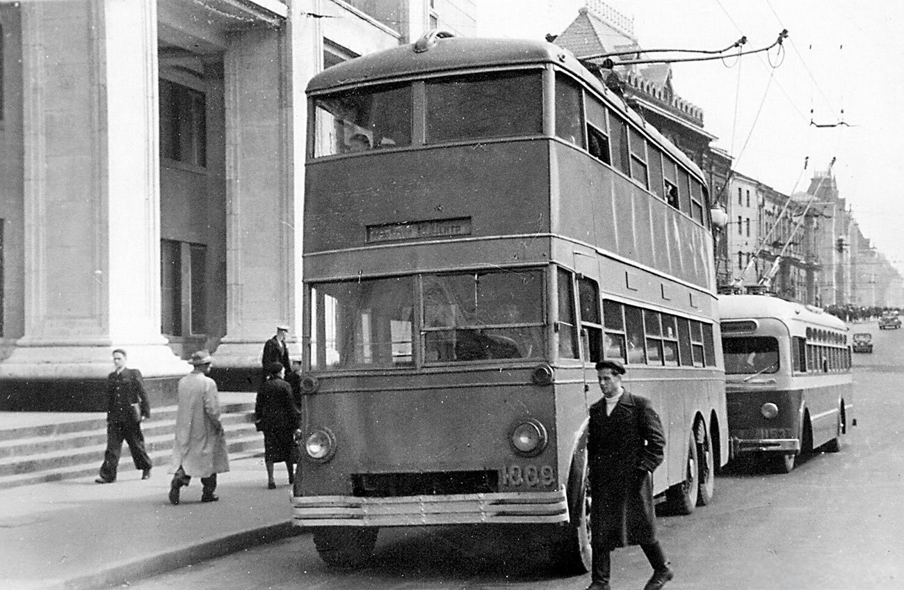 莫斯科, YaTB-3 # 1009; 莫斯科 — Historical photos — Double-Decker trolleybuses (1937-1953); 莫斯科 — Historical photos — Tramway and Trolleybus (1946-1991)