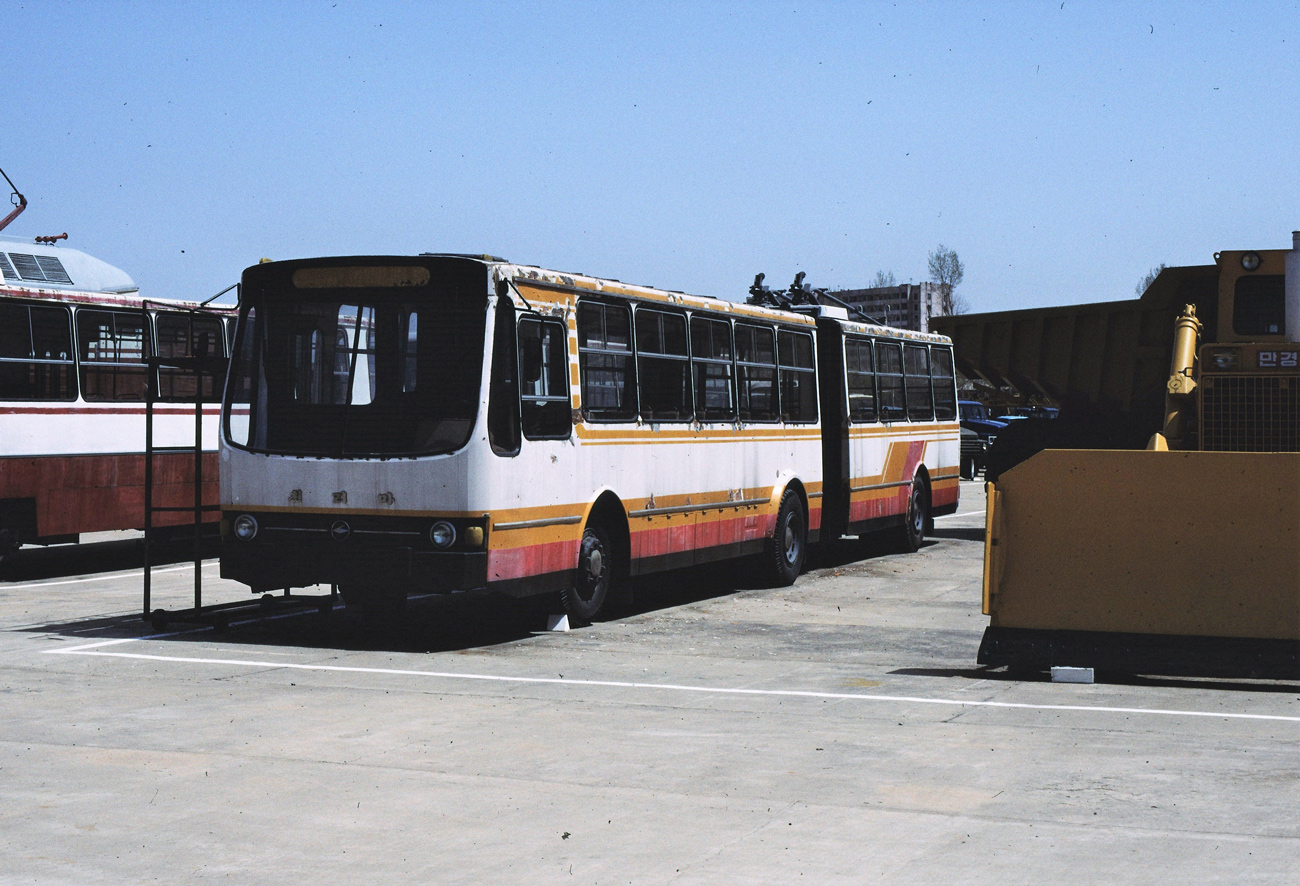 Пхеньян, Chollima 90 № б/н; Пхеньян — Исторические фотографии — Трамвай и Троллейбус (1991+)