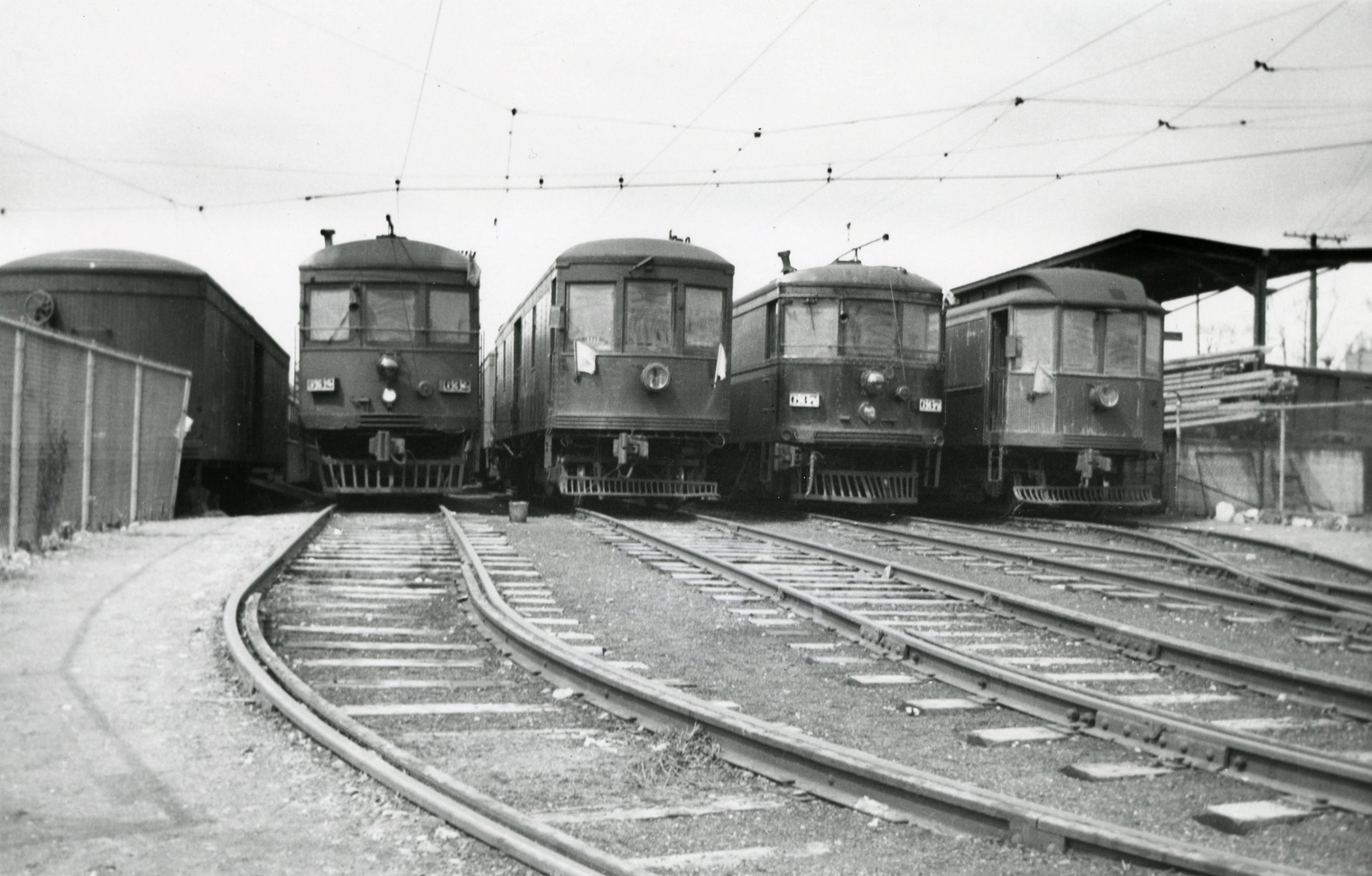 Dayton, Cincinnati 4-axle motor car č. 632; Lake Shore Electric, LSE 4-axle motor car č. 39; Dayton, Cincinnati 4-axle motor car č. 637; Lake Shore Electric, Barney & Smith interurban motor car č. 29; Cleveland — Interurban Freight Terminals