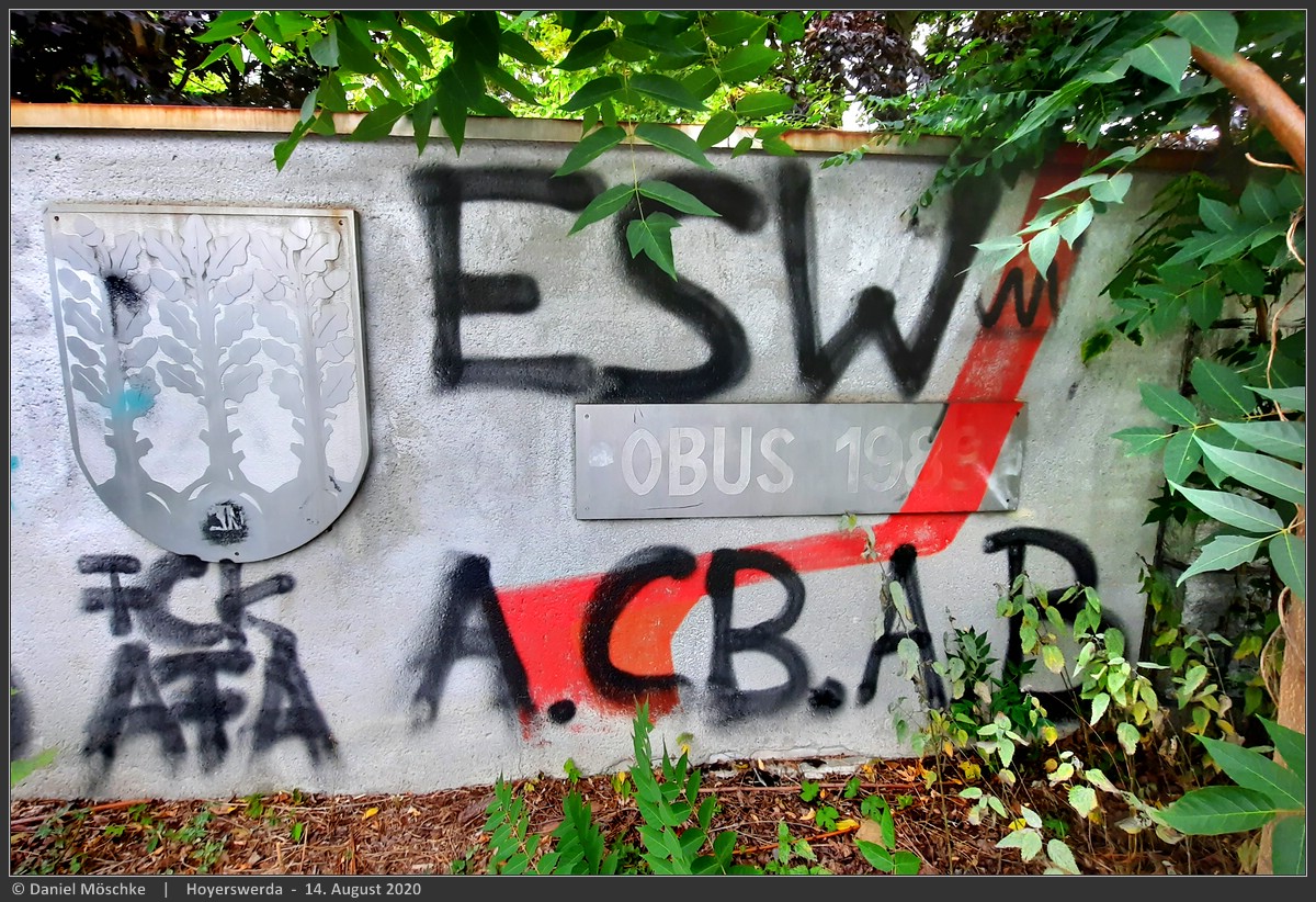 Hoyerswerda — Trolleybus monument • Obusdenkmal