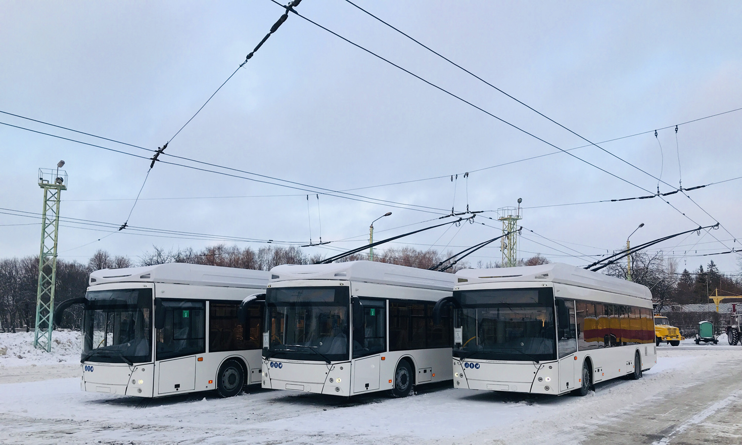 Чебоксары, УТТЗ-6241.01 «Горожанин» № 923; Чебоксары, УТТЗ-6241.01 «Горожанин» № 922; Чебоксары, УТТЗ-6241.01 «Горожанин» № 921; Чебоксары — Троллейбусное депо