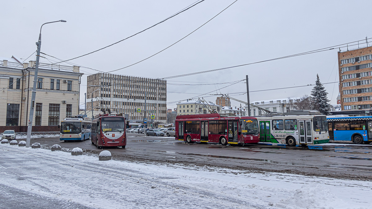 Тула, БКМ 420030 «Витовт» № 4; Тула, Тролза-5265.00 «Мегаполис» № 73; Тула — Линейные станции и кольца