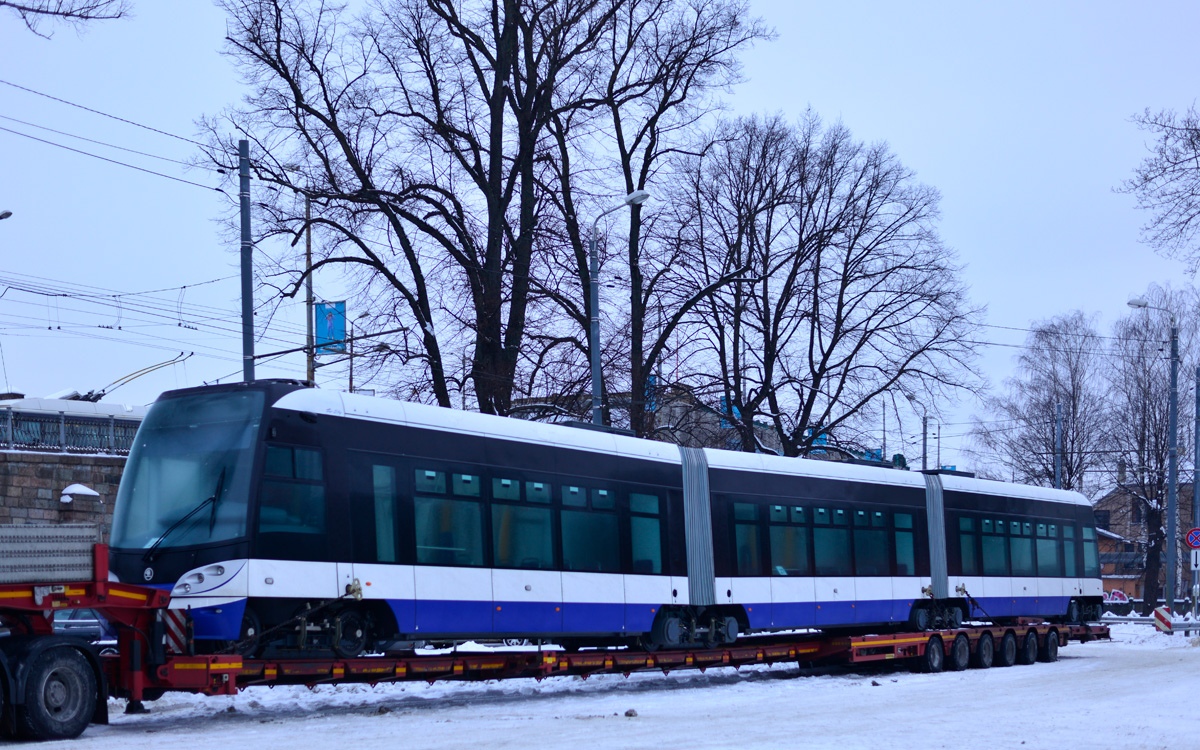 Riika, Škoda 15T2 ForCity Alfa Riga # 57561; Riika — Miscellaneous photos; Riika — Transportation of Rolling Stock