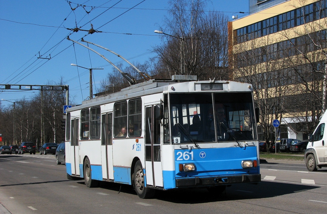 Таллин, Škoda 14Tr02/6 № 261