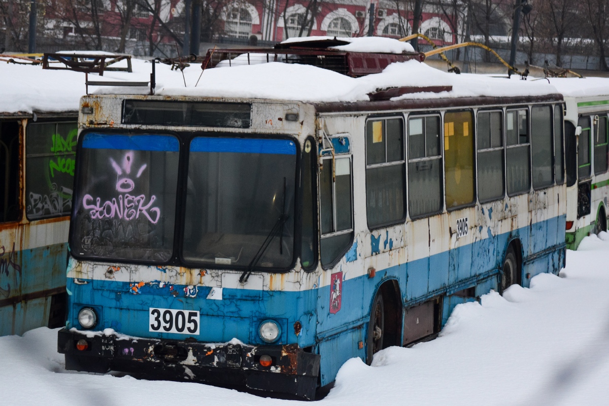 Москва, ЮМЗ Т2 № 3905