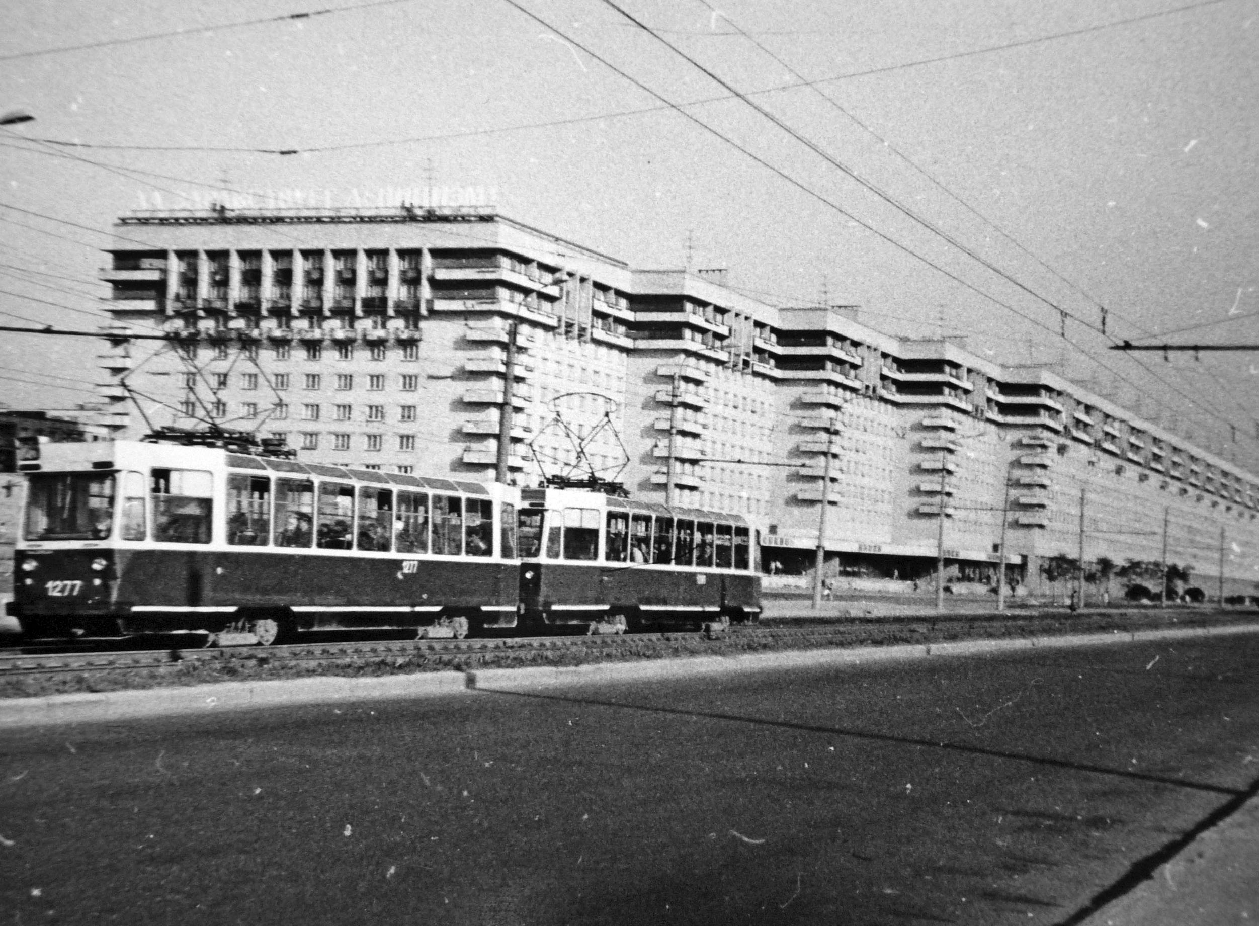Sankt Peterburgas, LM-68 nr. 1277; Sankt Peterburgas — Dismantling and abandoned lines; Sankt Peterburgas — Historic Photos of Trolleybus Infrastructure; Sankt Peterburgas — Historic tramway photos