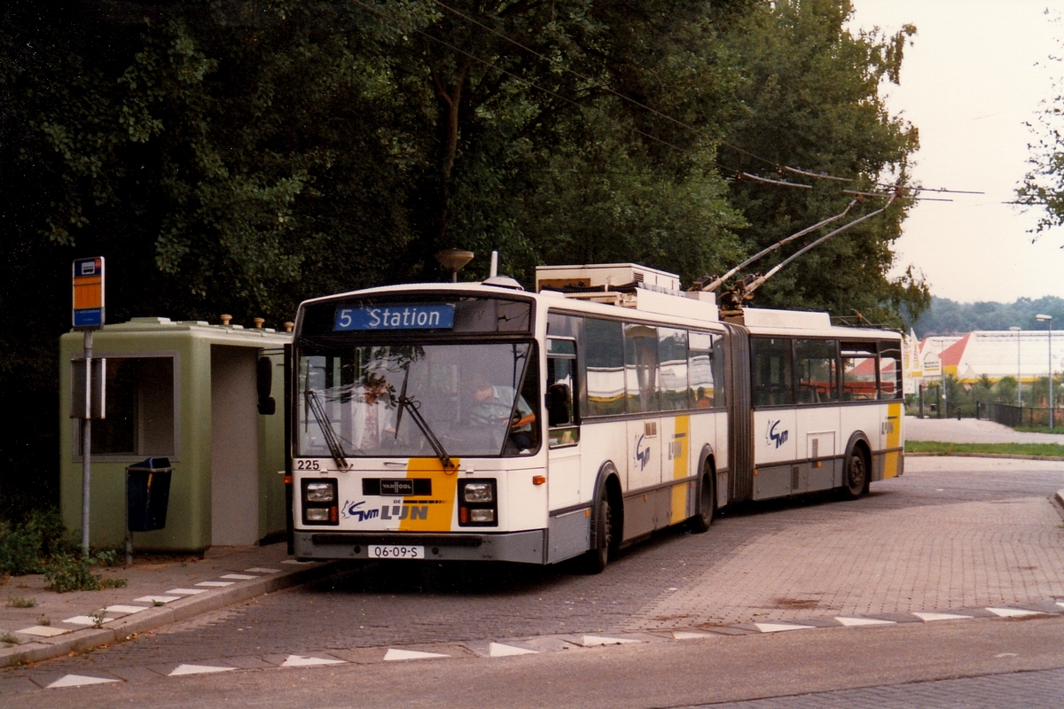 Arnhem, Van Hool AG 280T # 225