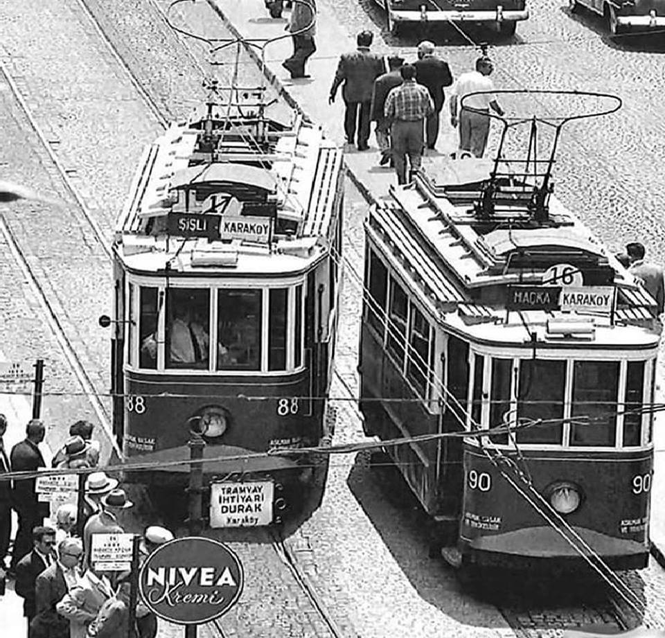Стамбул, Двухосный моторный Franco-Belge № 88; Стамбул, Двухосный моторный Franco-Belge № 90; Стамбул — Исторические фотографии — Трамвай в европейской части города (1914-1961)