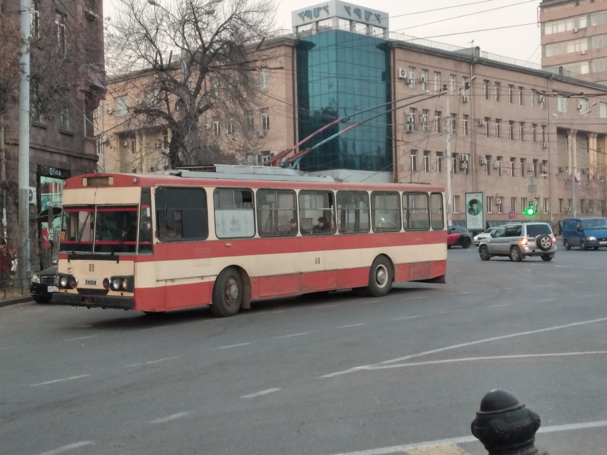 Ереван, Škoda 14Tr02/6 № 08