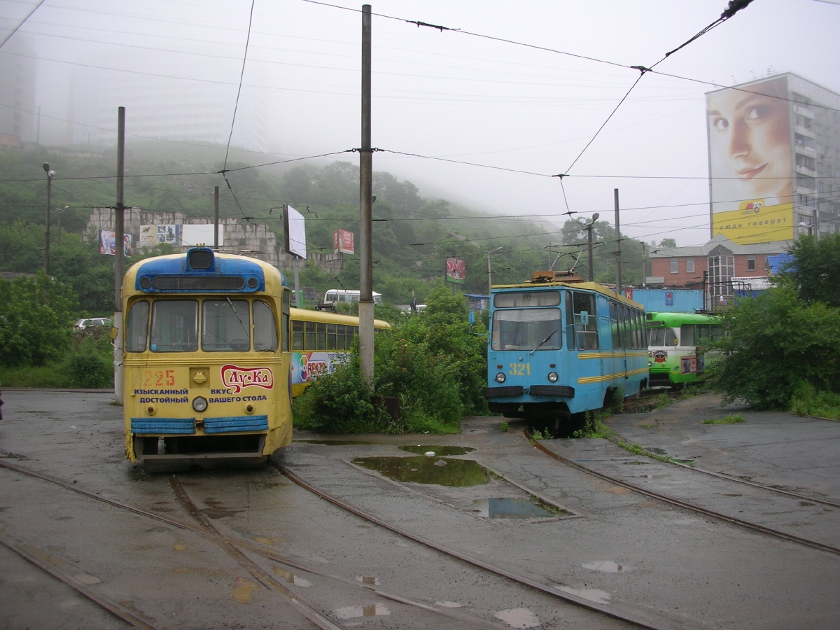 Vladivostok, RVZ-6M2 nr. 225; Vladivostok, 71-132 (LM-93) nr. 321; Vladivostok, RVZ-6M2 nr. 214