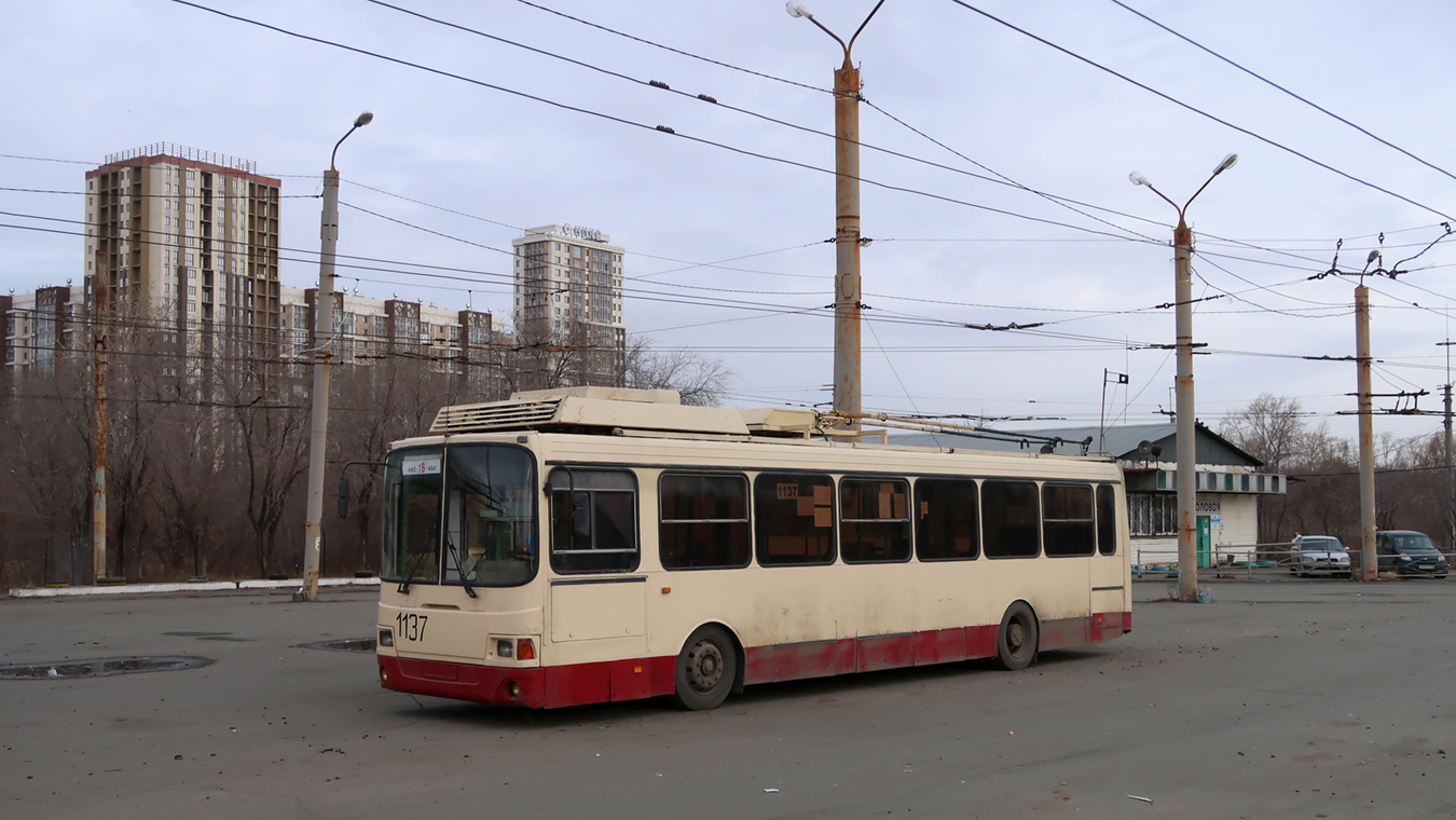 Челябинск, ЛиАЗ-5280 (ВЗТМ) № 1137