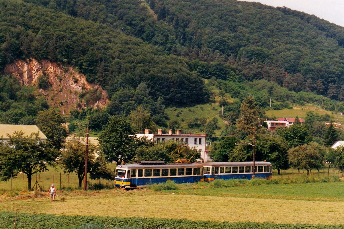 Тренчьянска Тепла, Vagónka Studénka EMU 46.1 № 411.902-0