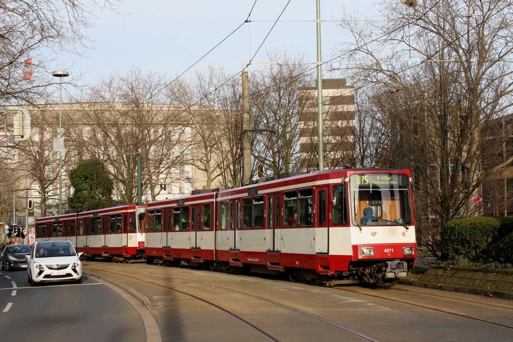 Düsseldorf, Duewag B80D nr. 4271