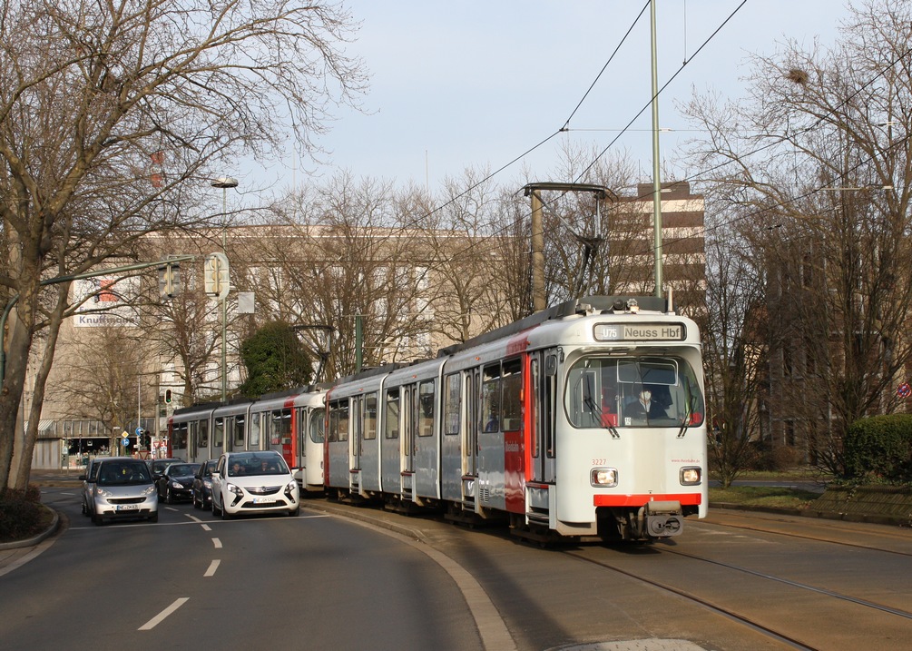 Düsseldorf, Duewag GT8SU № 3227
