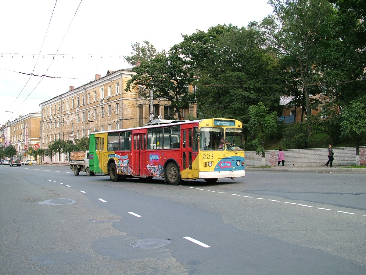 Владивосток, ЗиУ-682Г [Г00] № 223; Владивосток — Закрытые маршруты и остатки троллейбусной инфраструктуры
