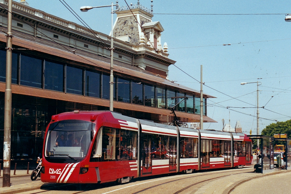 Амстердам, Adtranz 6MGT-LDZ № 2000; Амстердам — Иностранные трамваи в штатном режиме.
