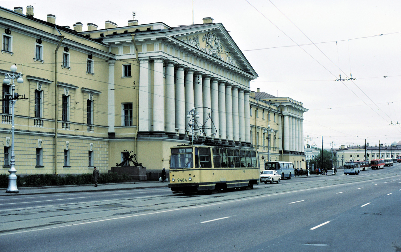 Санкт-Петербург, ЛМ-68М № 9484