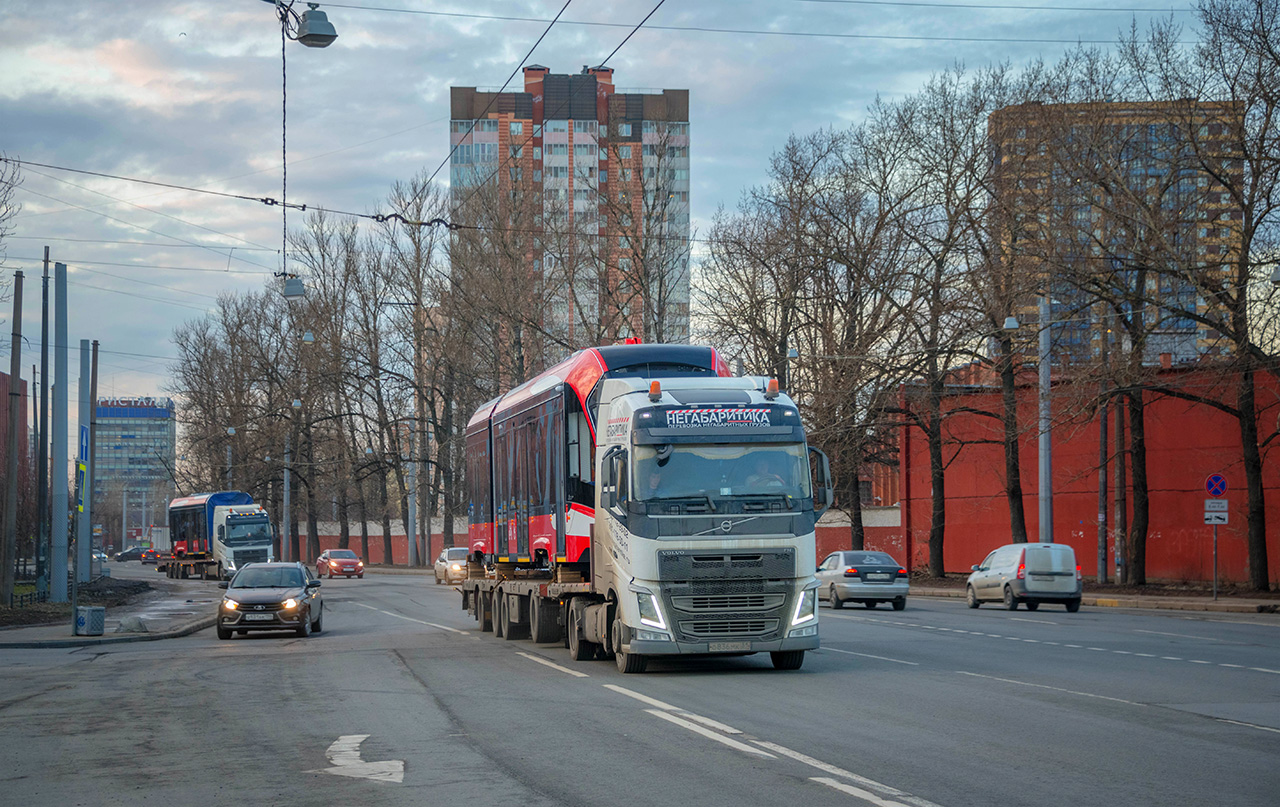Sankt Petersburg — New Tramcars