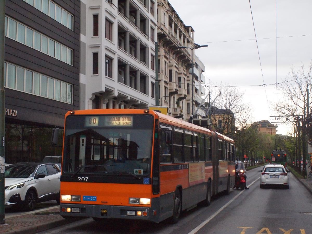 Мілан, Bredabus 4001.18 № 207