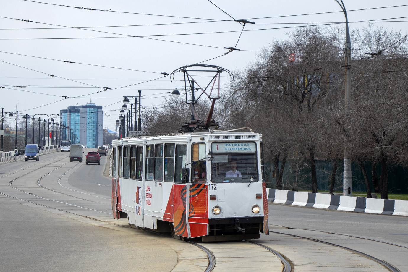 Движение трамваев иркутск. Иркутский трамвай. Иркутск трамвай и троллейбус. Иркутский трамвай под номером 206. Иркутский трамвай под номером 172.